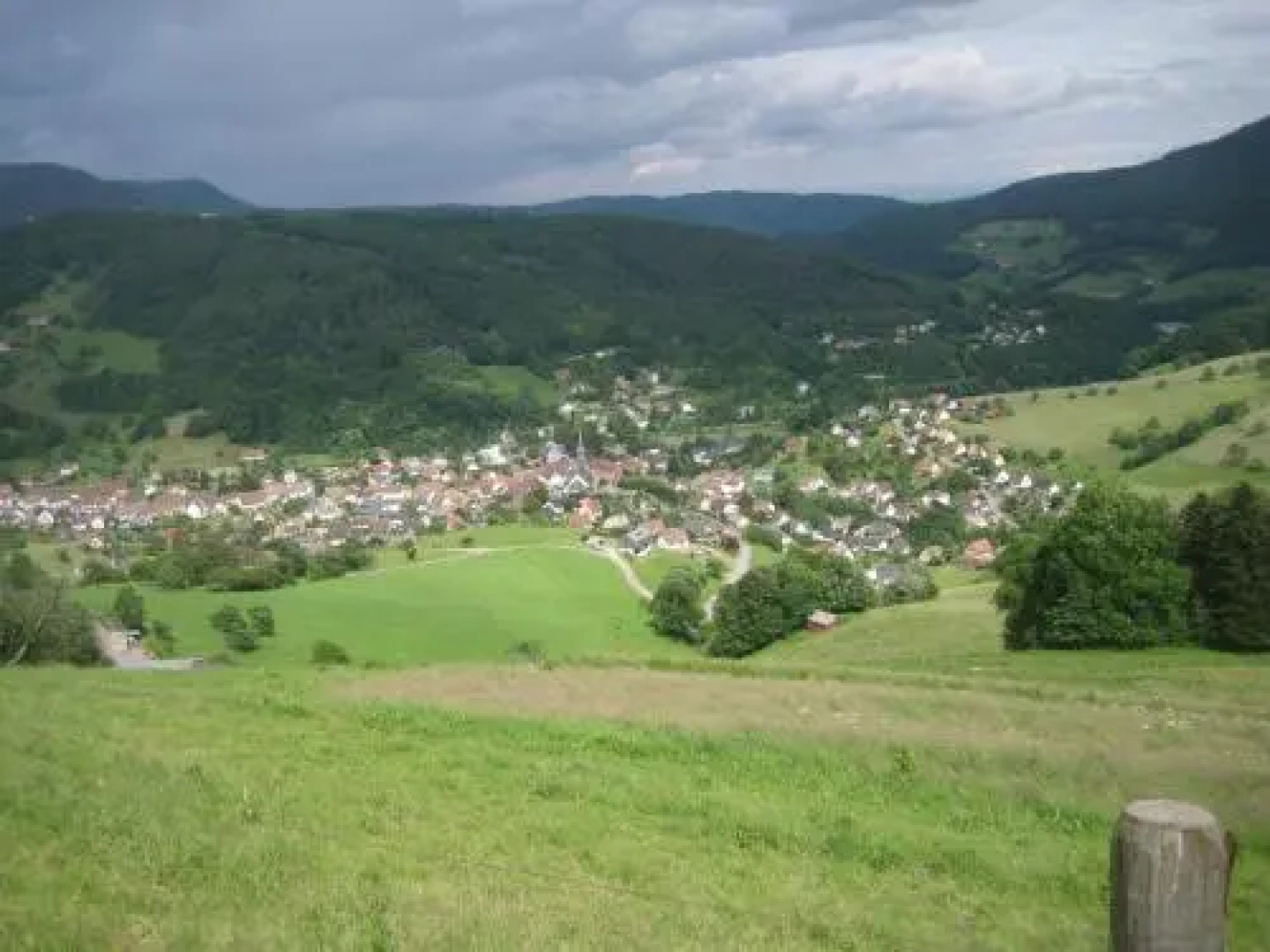 Gite en pleine verdure au coeur du village