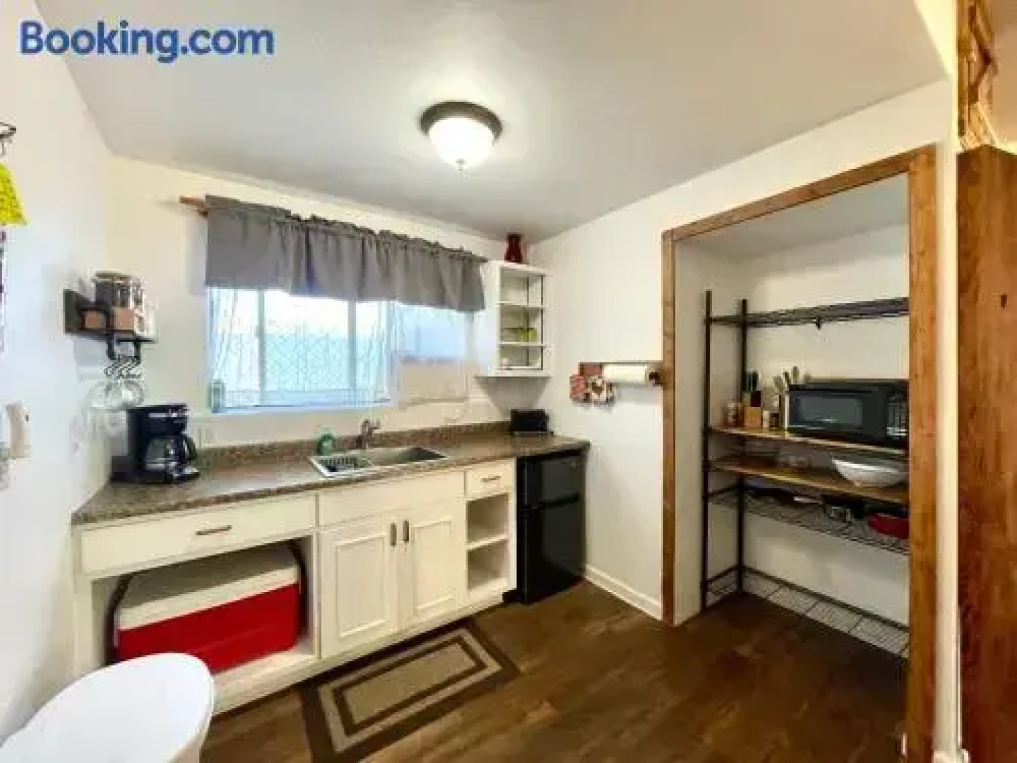 Sierra Mountain Lodge