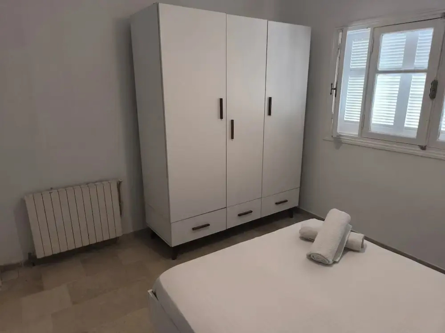 Stylish villa avec parking et piscine