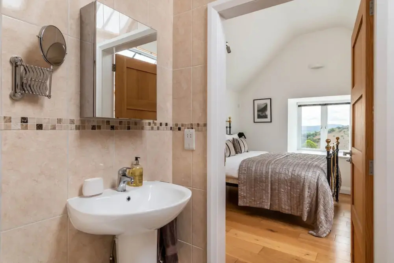 Bryn Eithin Cottage Far From the Madding Crowd