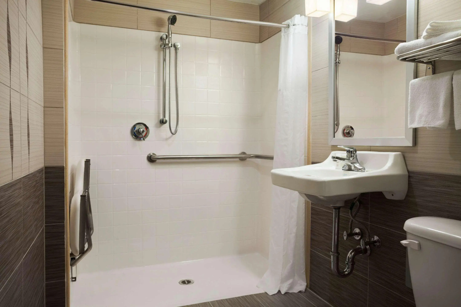 Super 8 By Wyndham Bronx