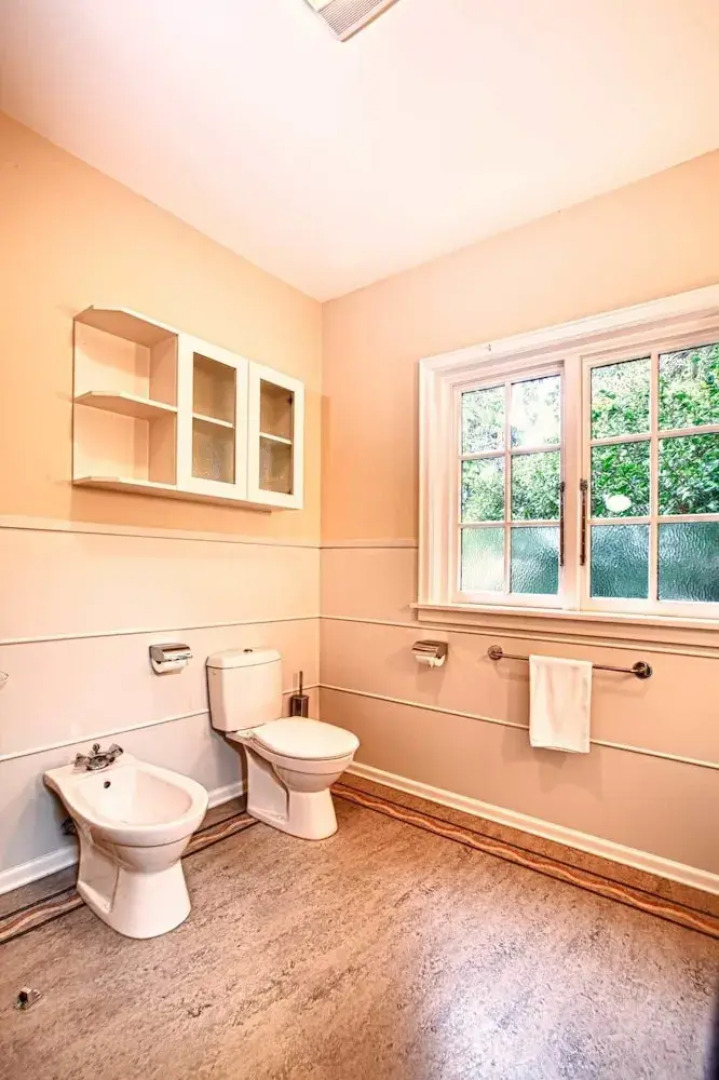 200 Riccarton Holiday House