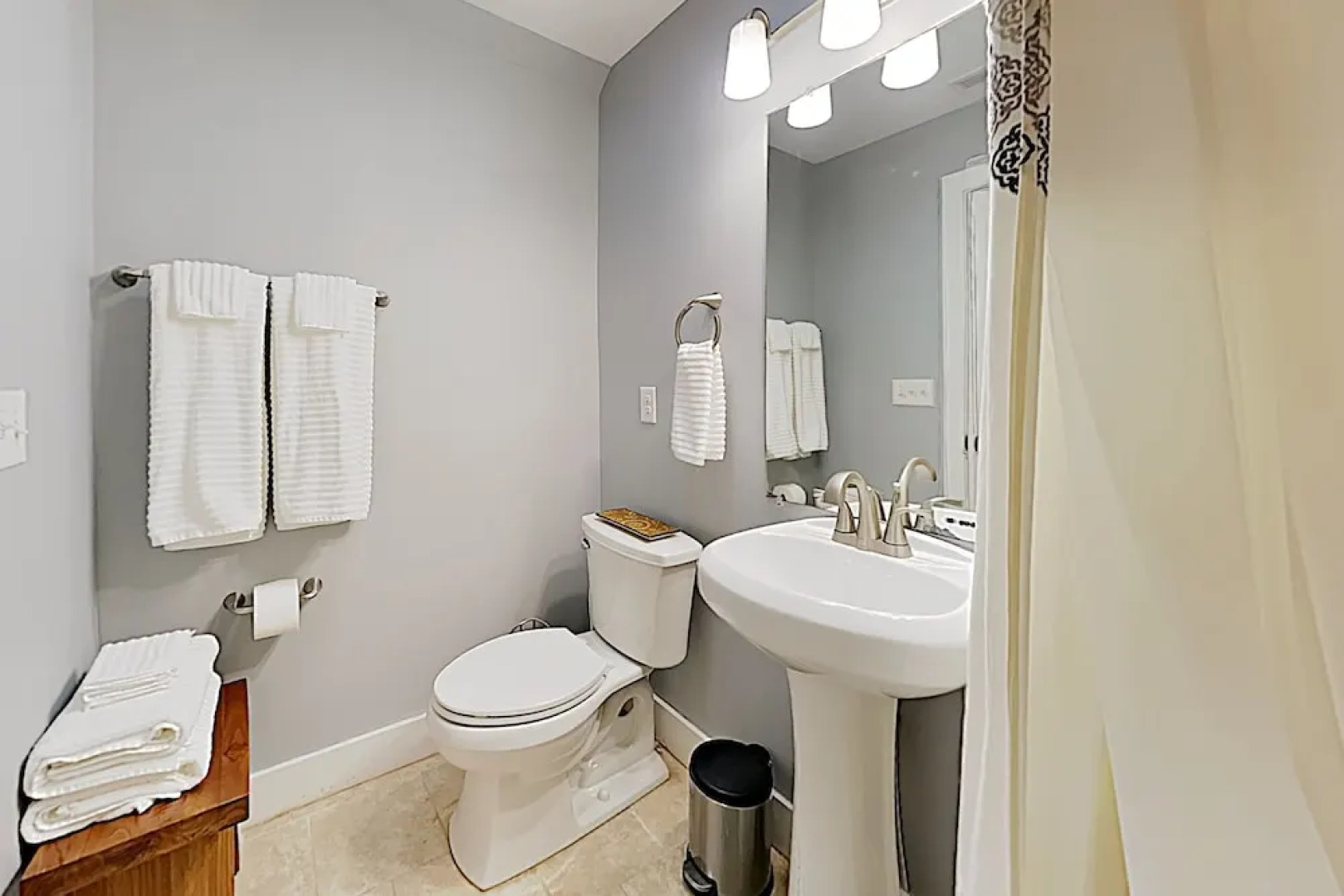 New Listing! New-build , Near Downtown 5 Bedroom Home