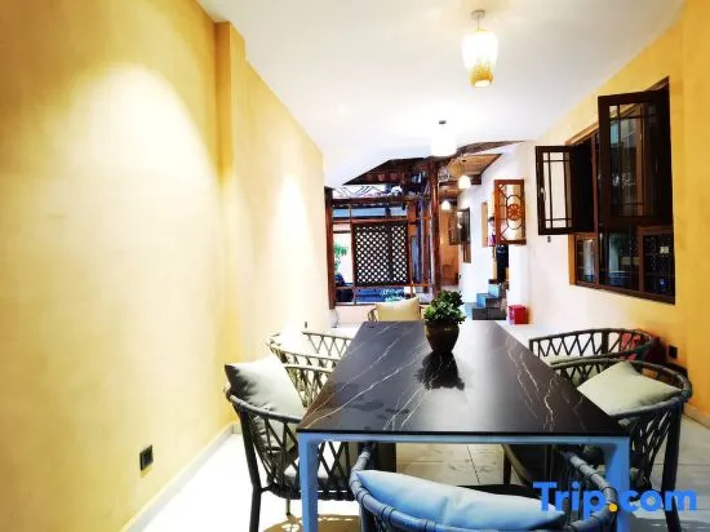 Zazaya Guesthouse