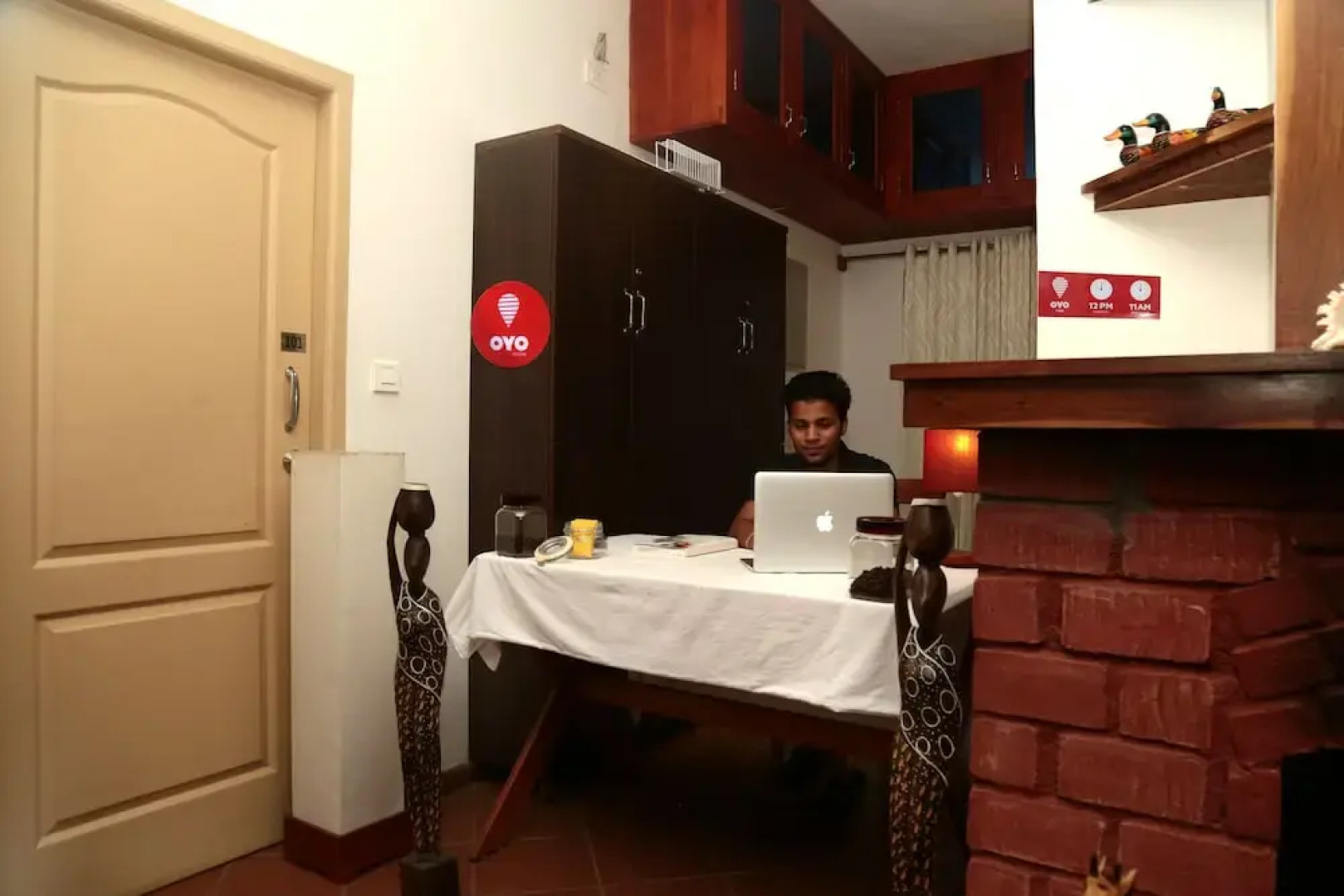 OYO 9348 Hotel Lonely Stay