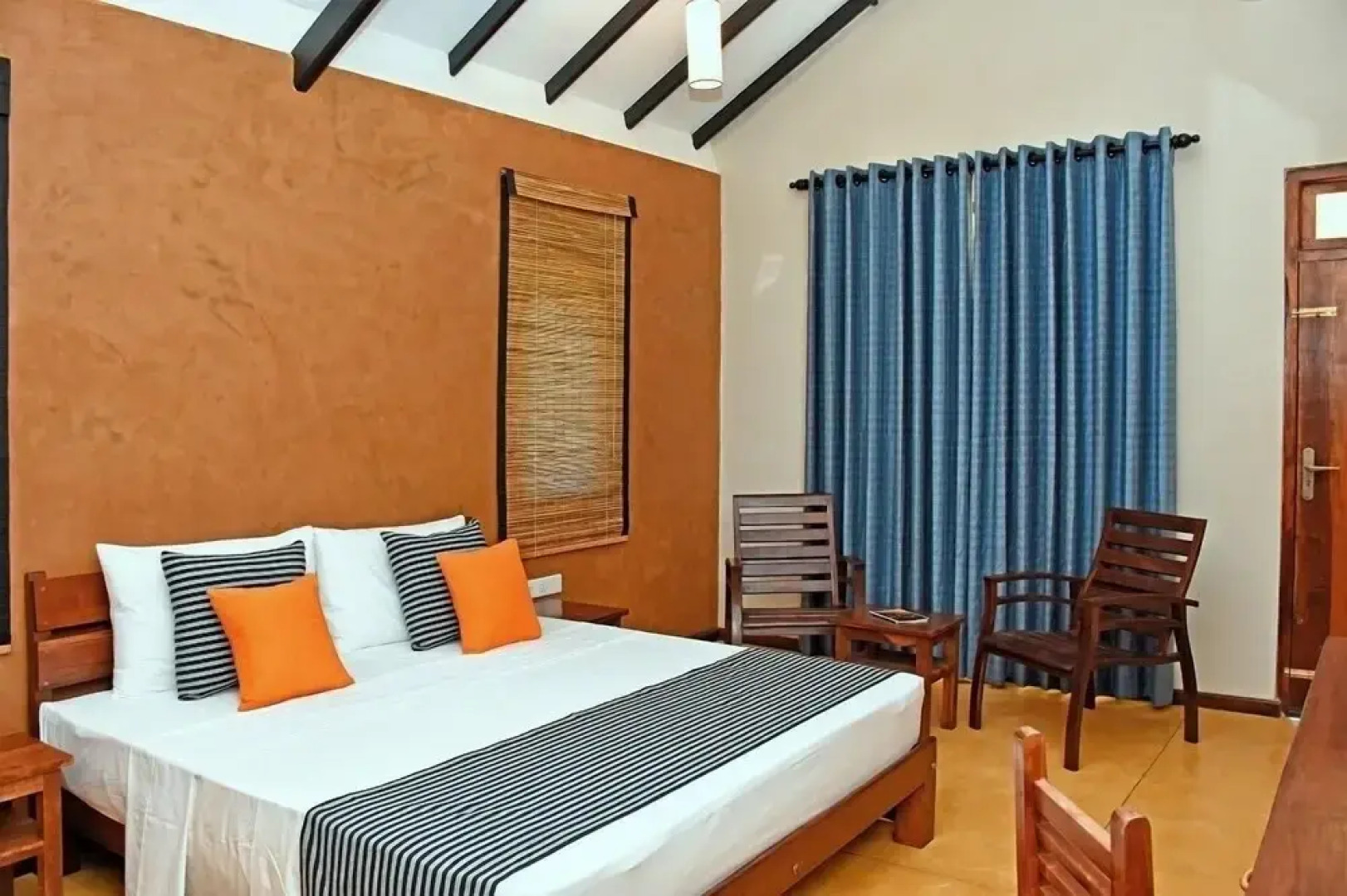 Отель Melheim Beach