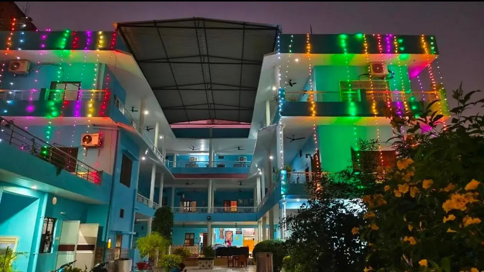 Shri Yoga Mandir Guest House