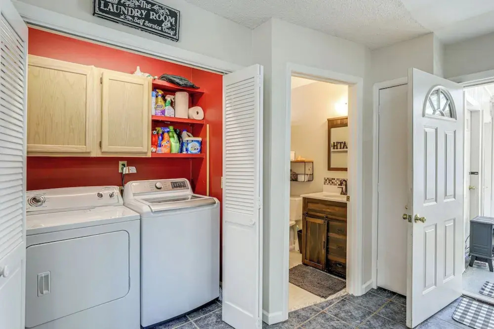 Lake & Pool Access: Spacious Home in Newland