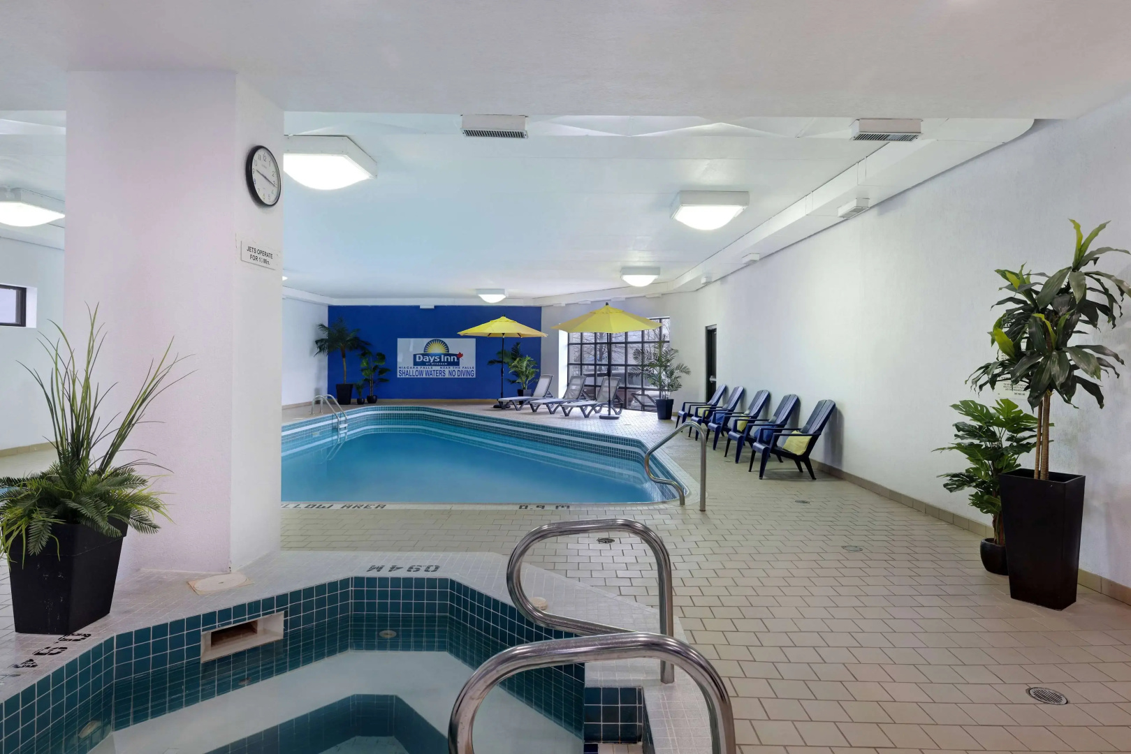 Days Inn by Wyndham Niagara Falls Near The Falls