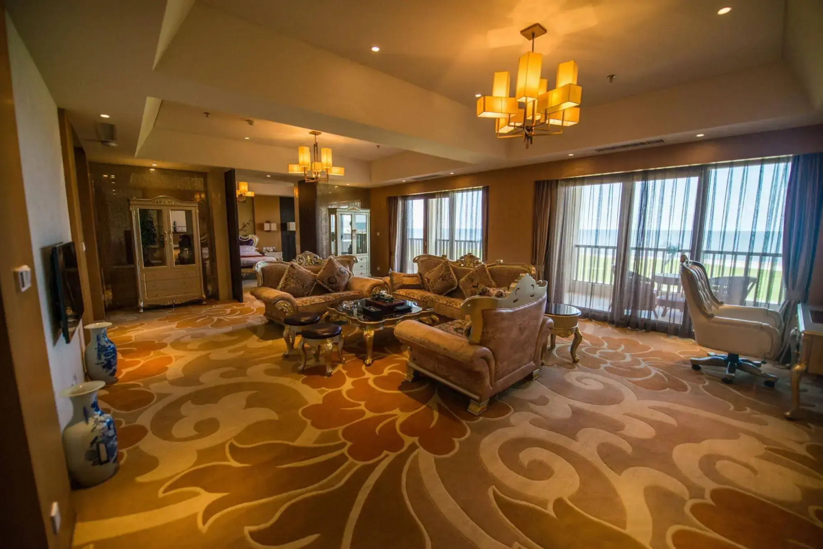 Arcadia seaside holiday hotel Beidaihe