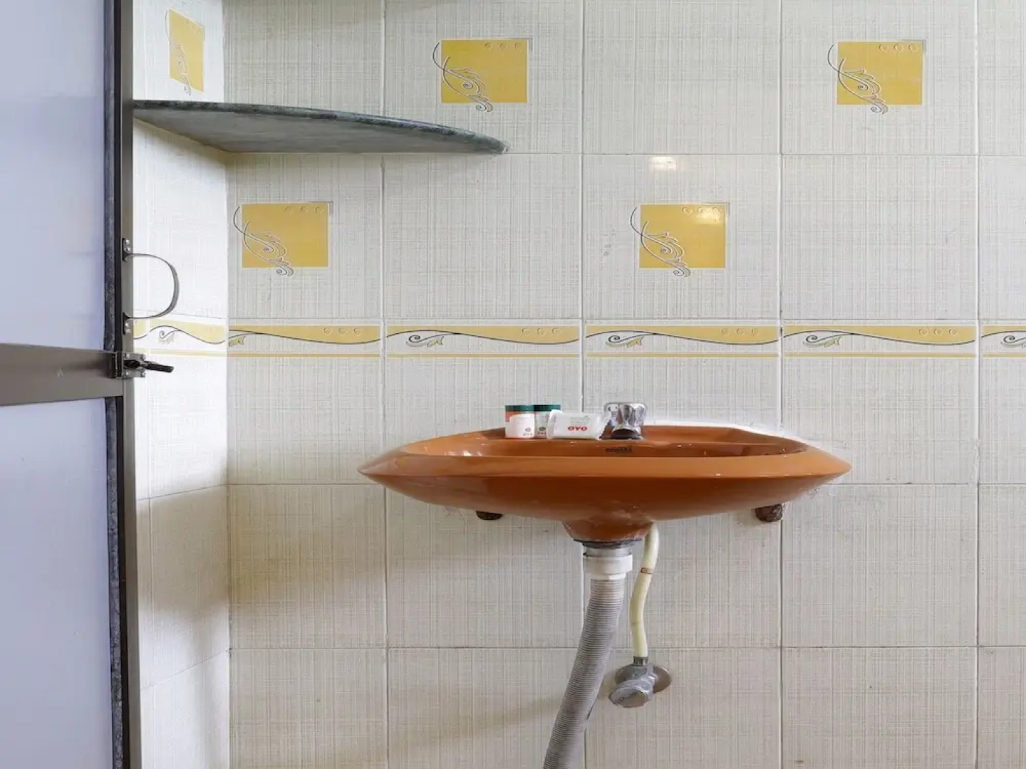 OYO 11967 Hotel Clarissa