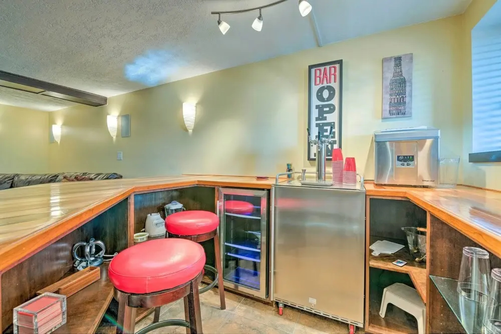 Roomy Salt Lake City Apt With Movie/game Room