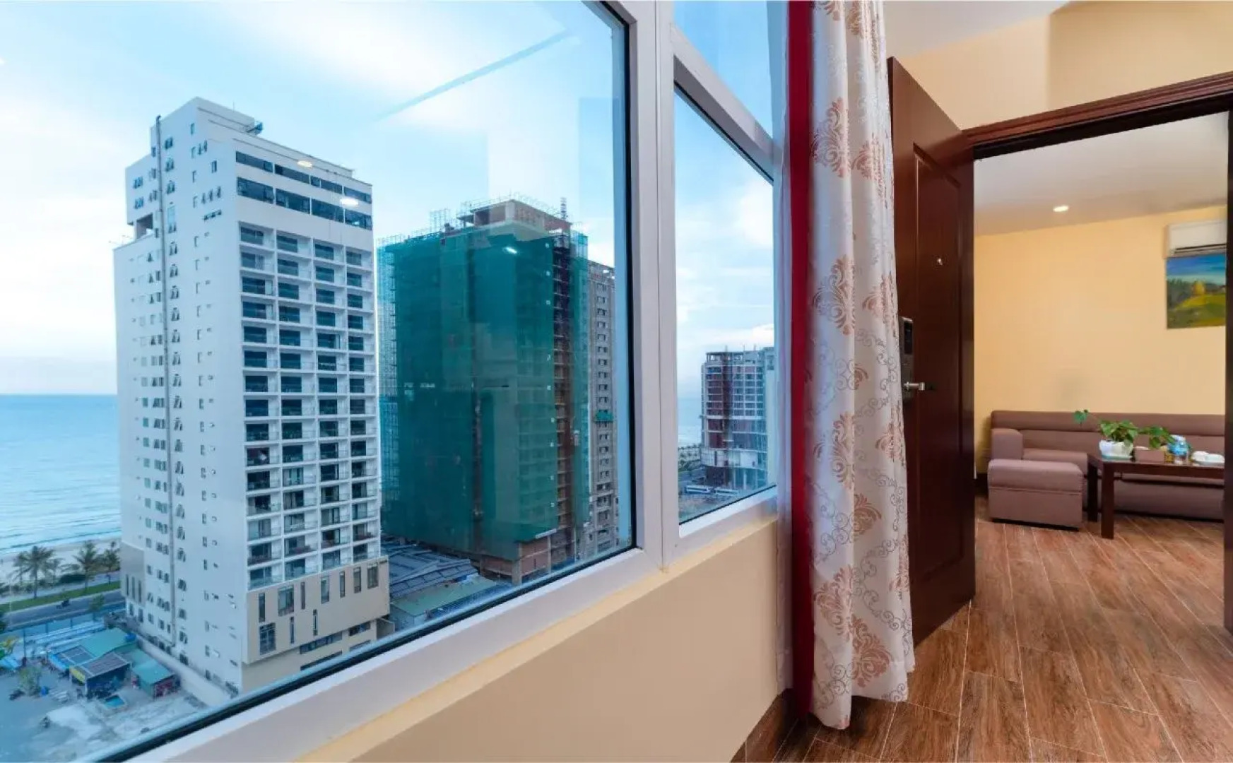 Nhat Minh Hotel and Apartment