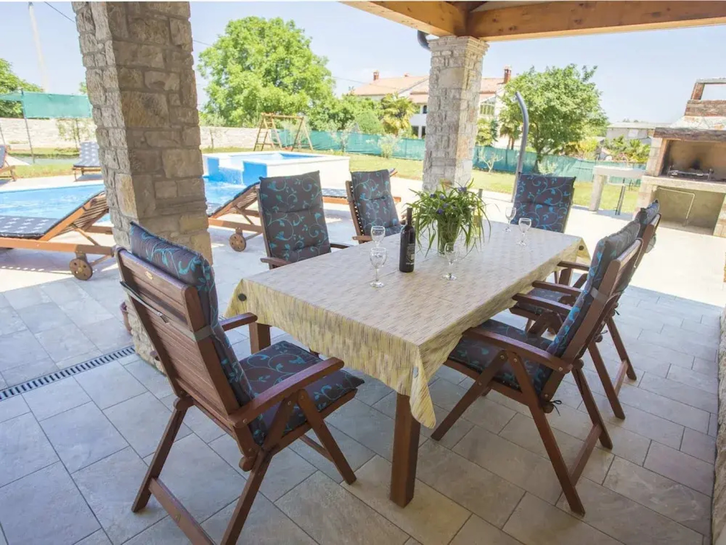 Villa in Medvidici With Pool Near Porec Beach
