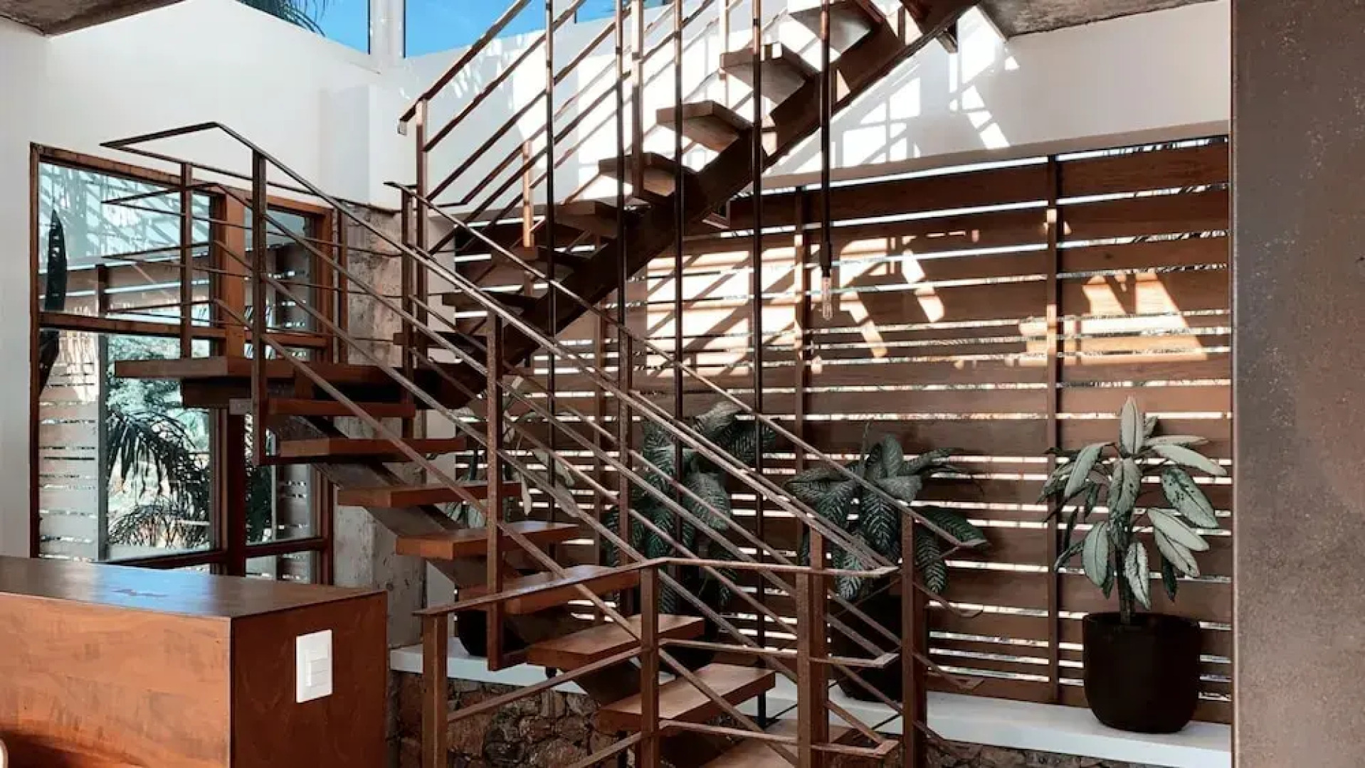 Modern 7 Bedrooms Villa on Private Beach Access