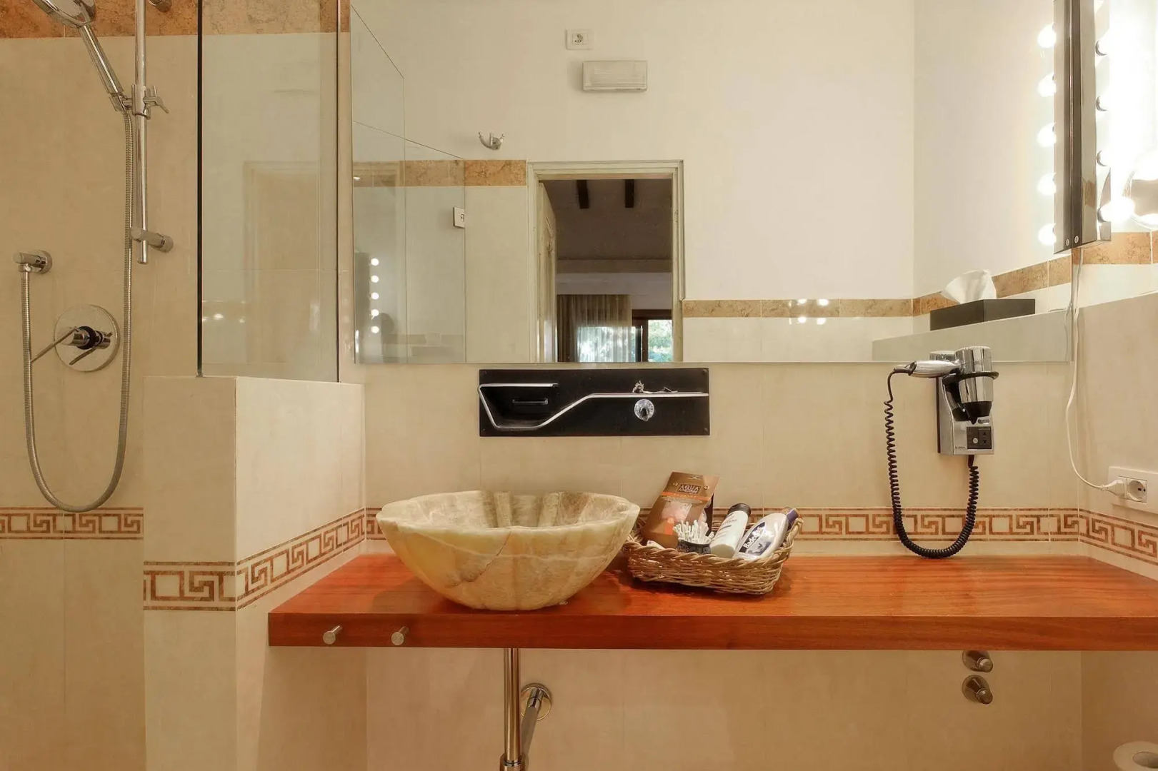 Villa Gaudia, Luxury Villa with pool, A-C