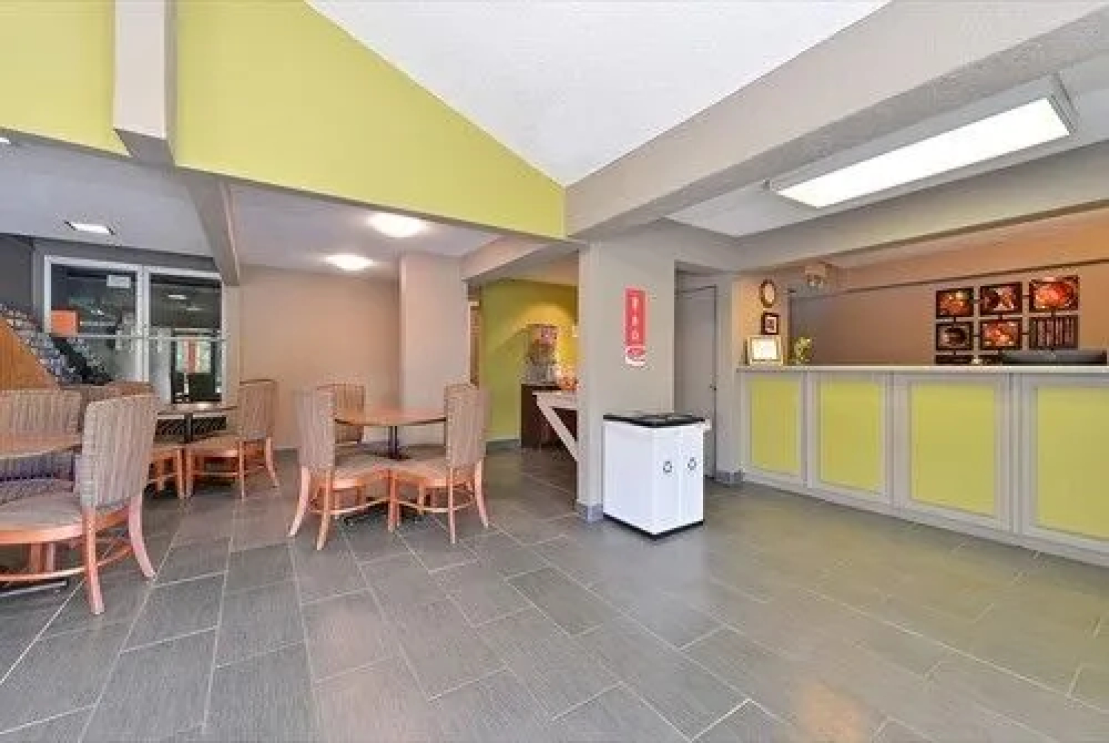 Econo Lodge Inn & Suites Gilbertsville