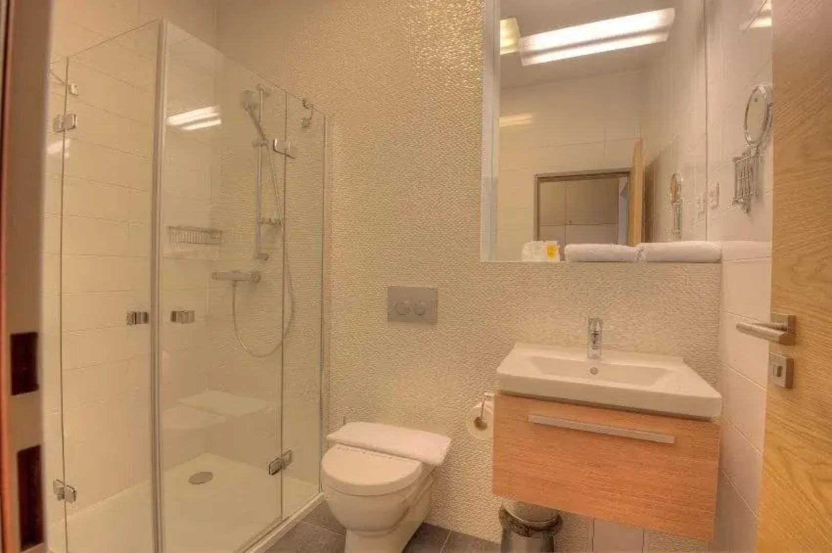 Hotel Vinice Hnanice