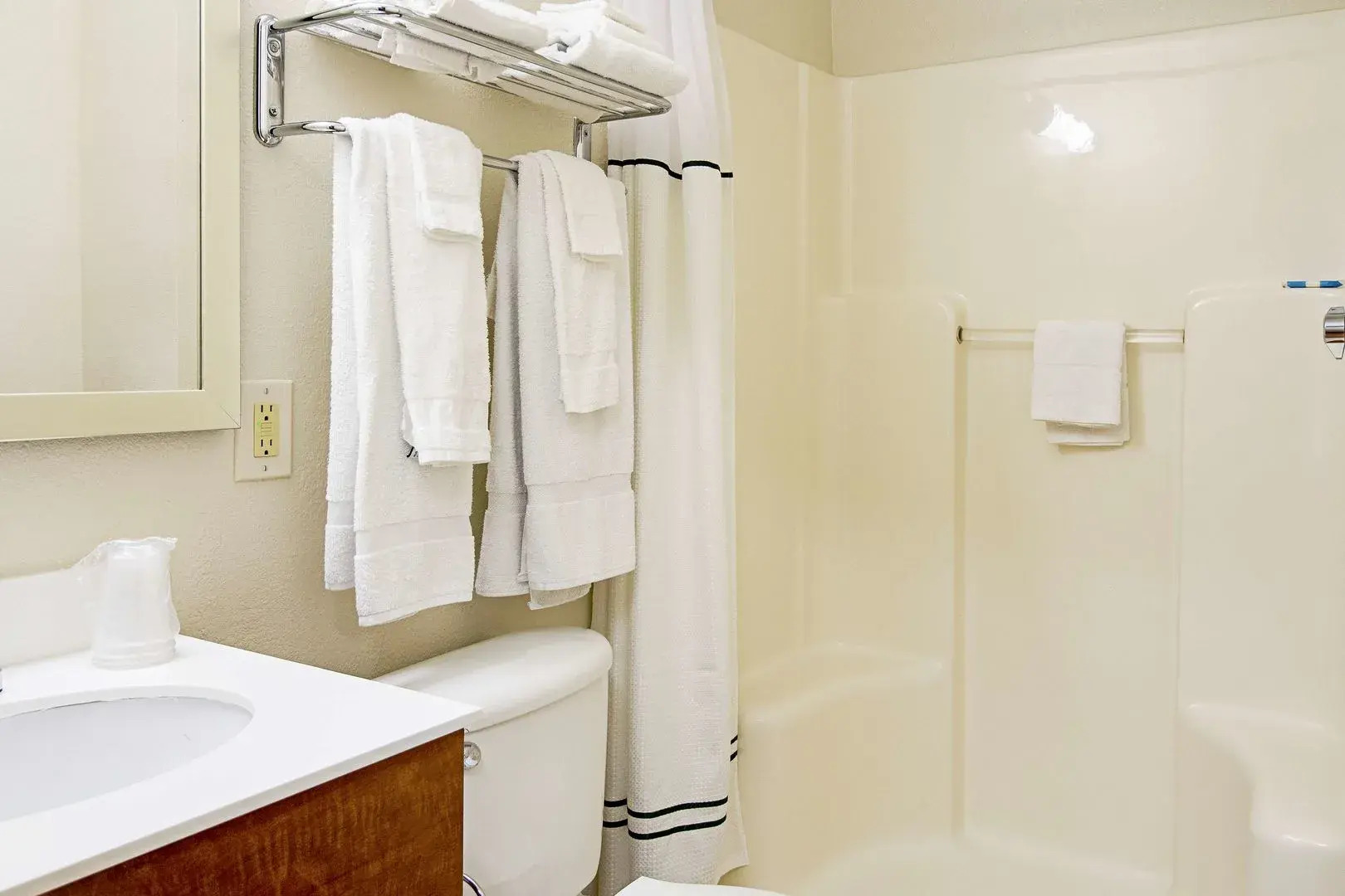 HomeTowne Studios By Red Roof Seattle - Kent/ Des Moines