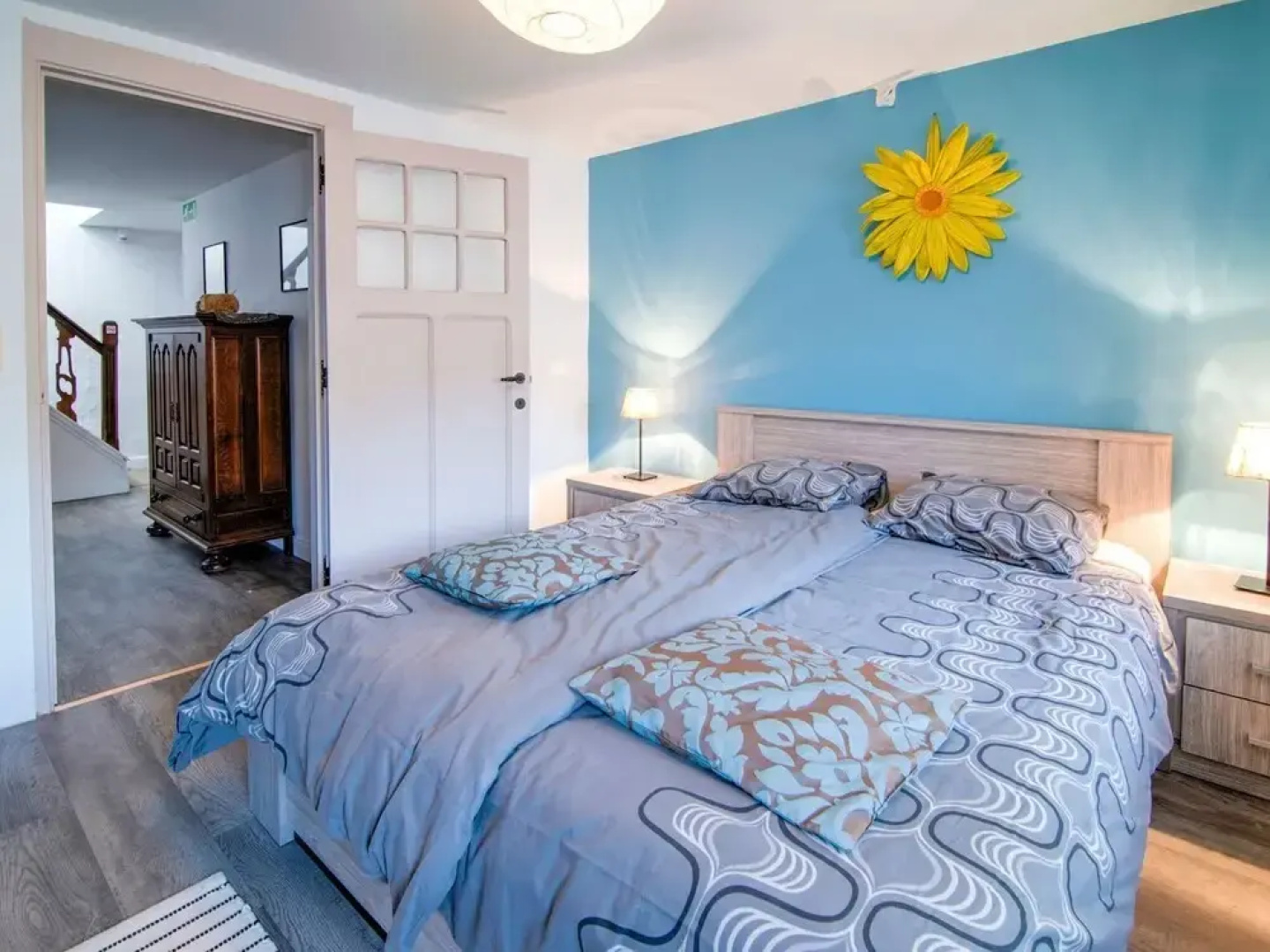 A Charming And Comfortable Renovated House with Garden And a Large Terrace