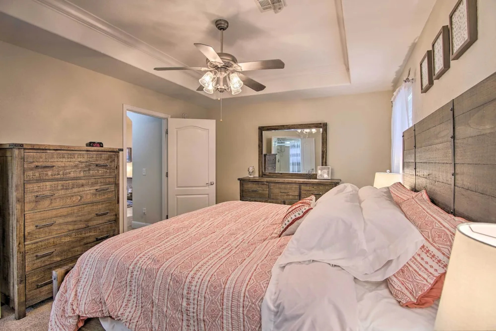 Bella Vista Home: Steps to Mountain Biking Trails!