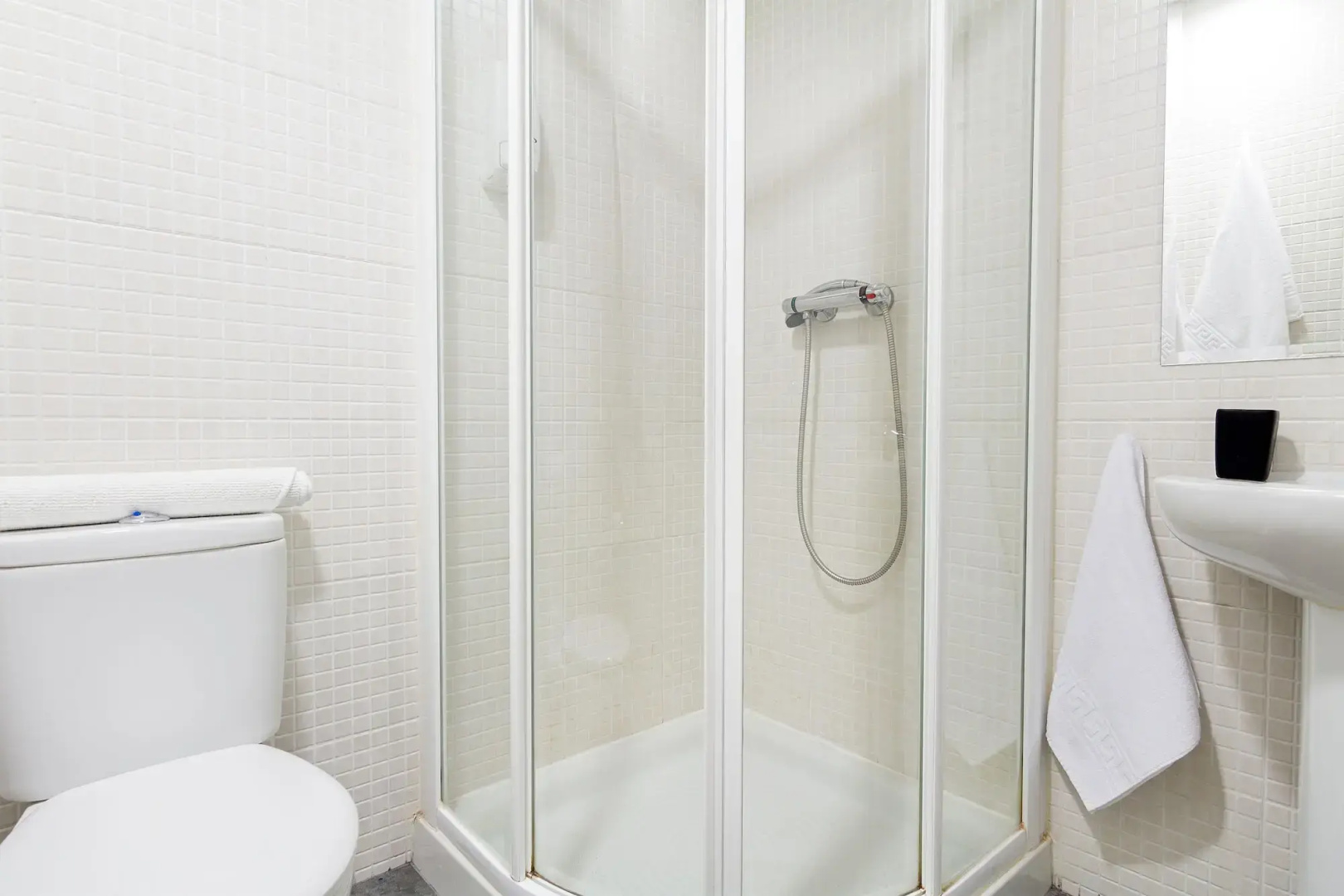 Hostal Gran Via 63 Rooms