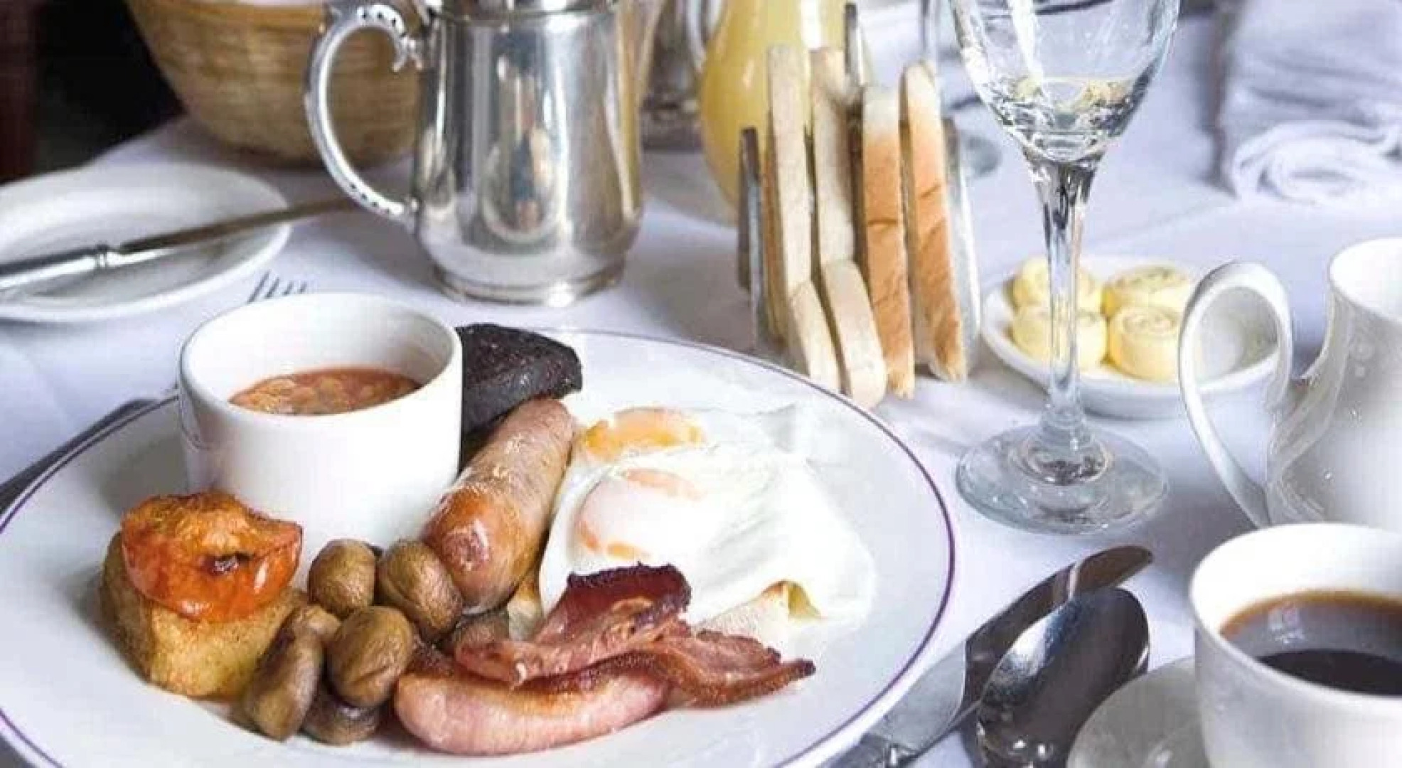 The Britannia Inn & Waves Restaurant