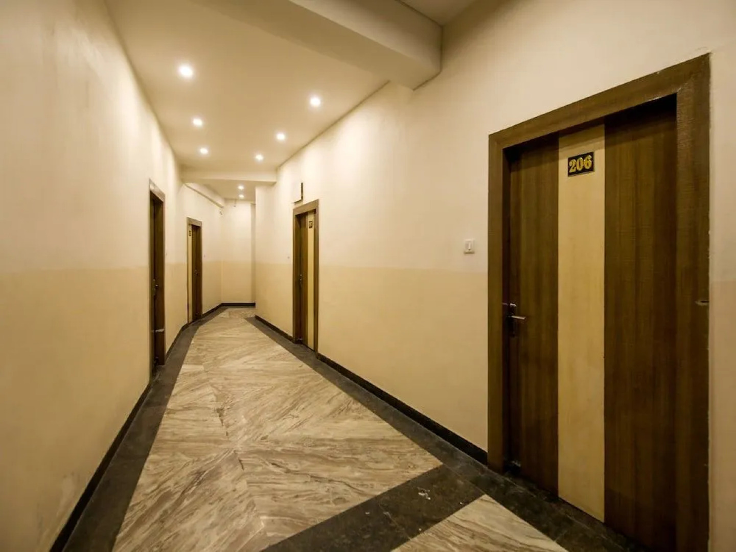 Capital O 2897 Hotel Bagga Inn