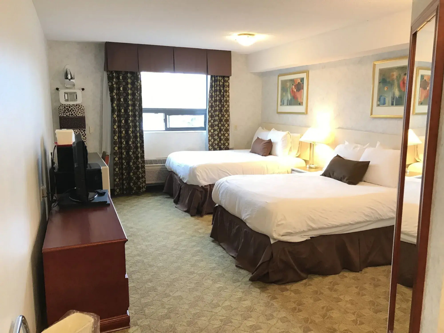Howard Johnson Express Inn Windsor