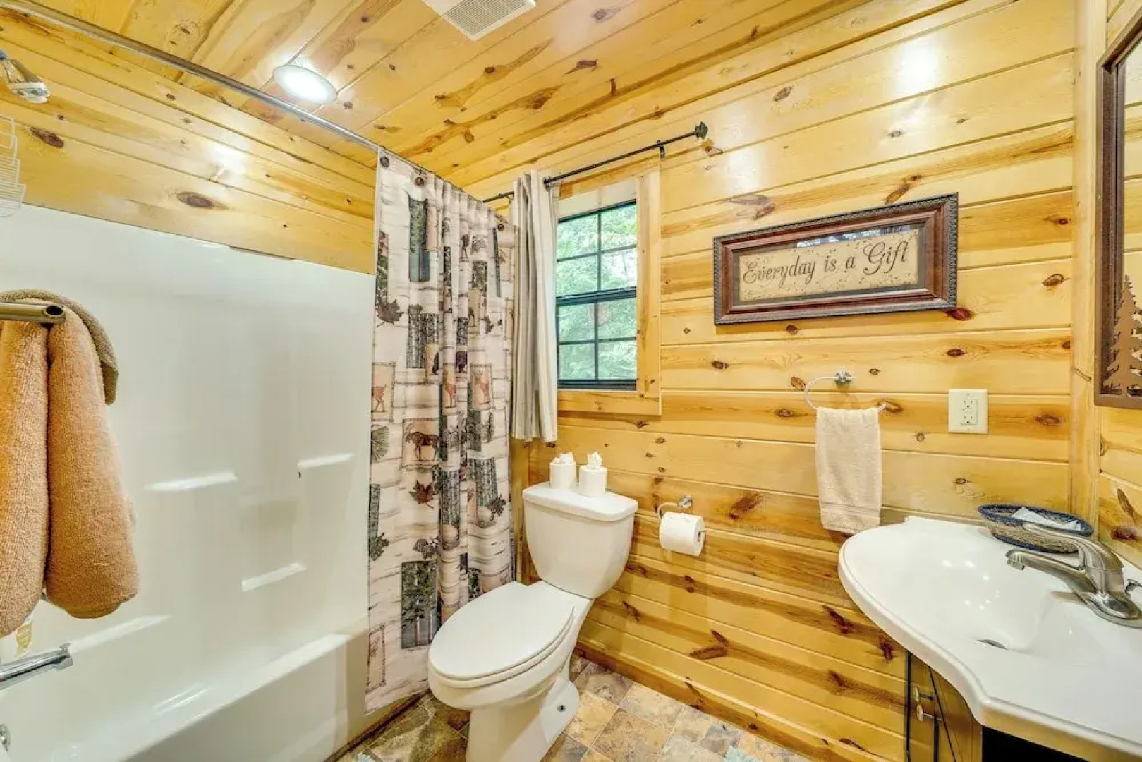 4 Mi to Broken Bow Lake: 'wee Bear Cabin' Getaway!