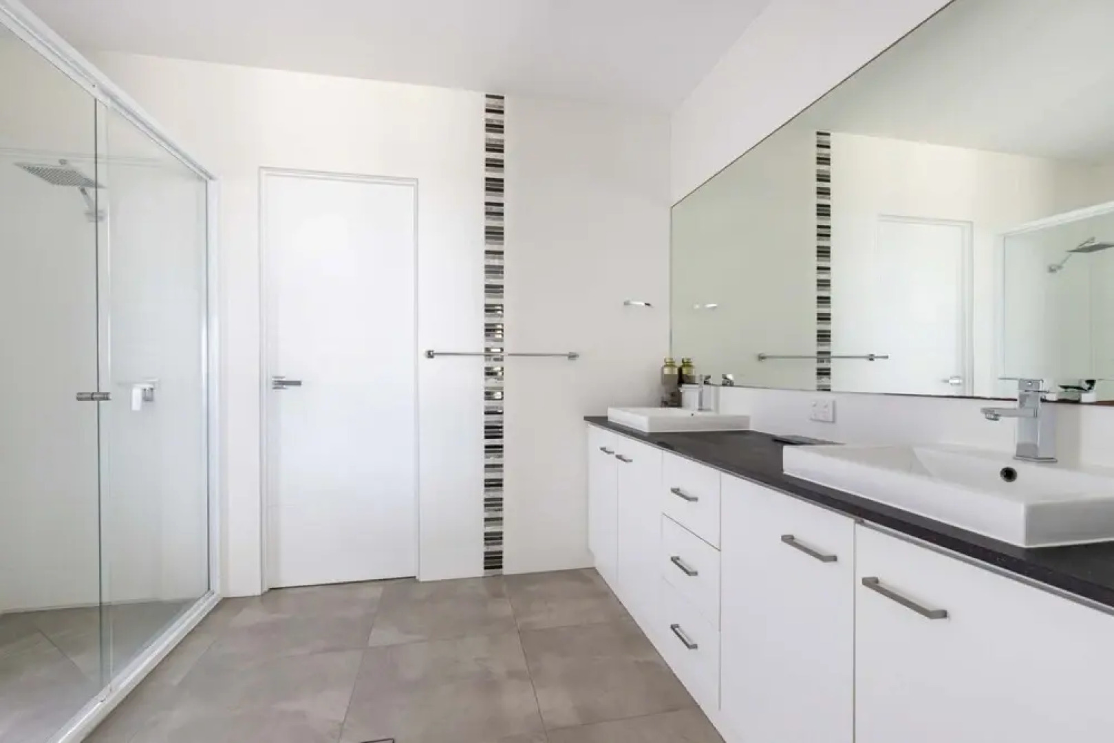 Tenterfield Beachfront Luxury 4 Bedroom Holiday Home