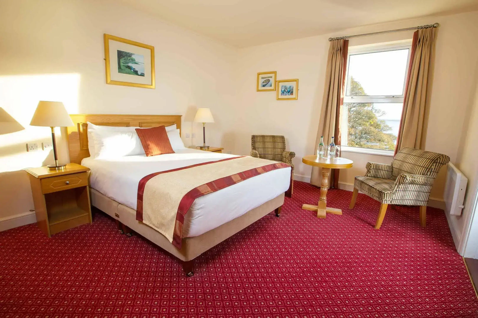 Hodson Bay Hotel