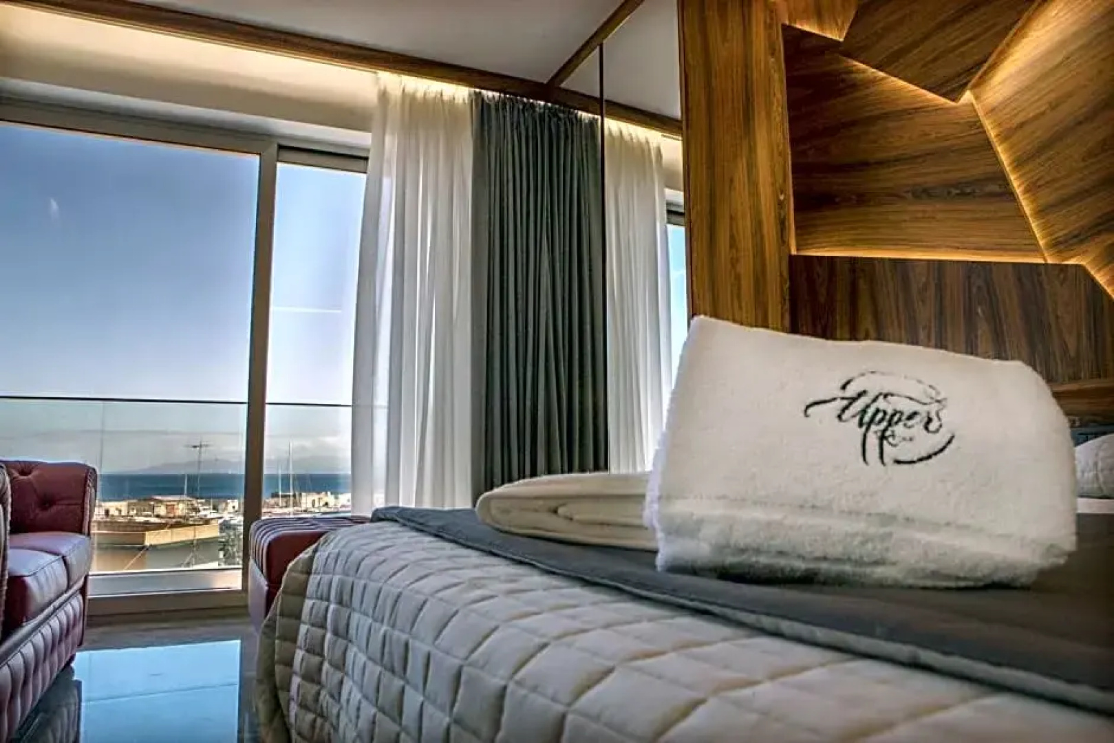 Upper - Boutique Hotel