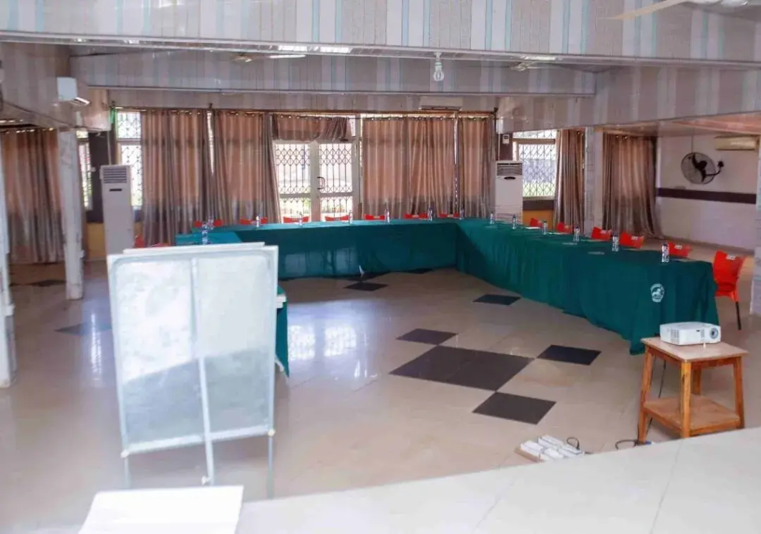 Picorna Hotel