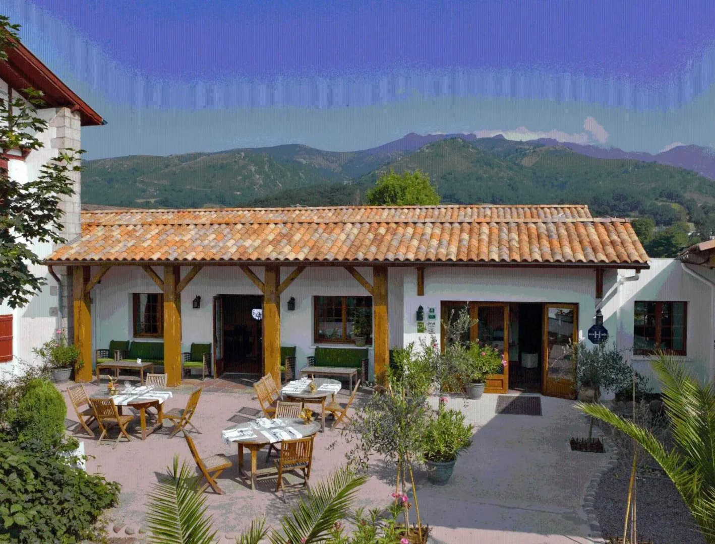 Logis Hôtel Mendi Alde