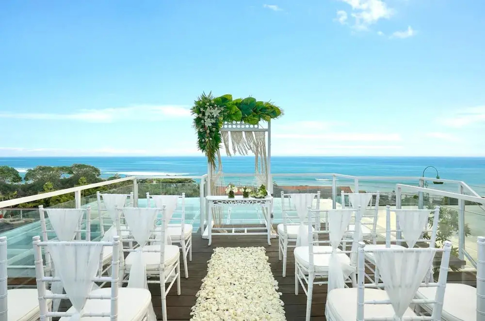 Comfort Room Batu Bolong Beach old Mans Canggu