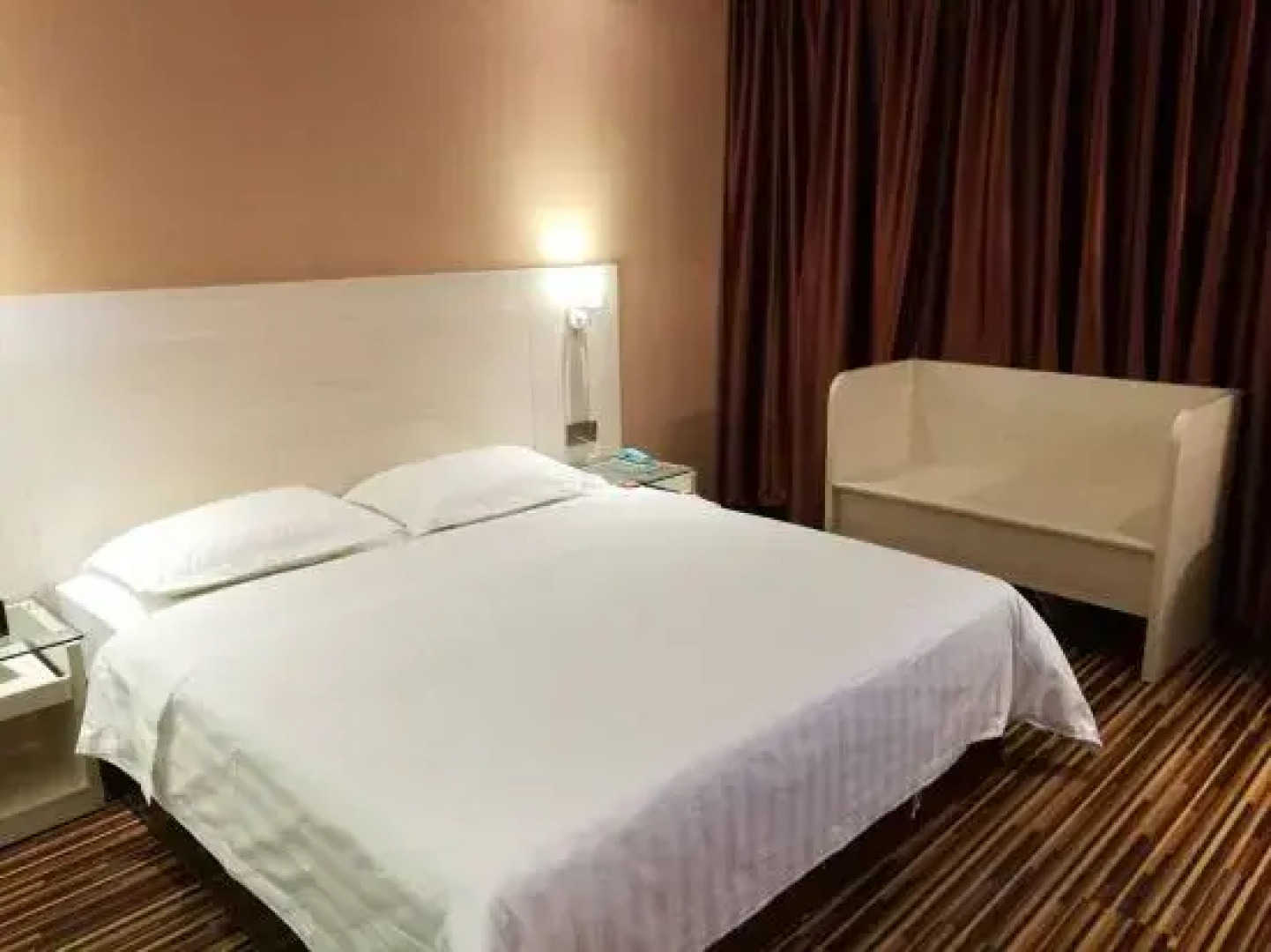 Xingji Business Hotel West Sun Wen Road Pedestrian Street