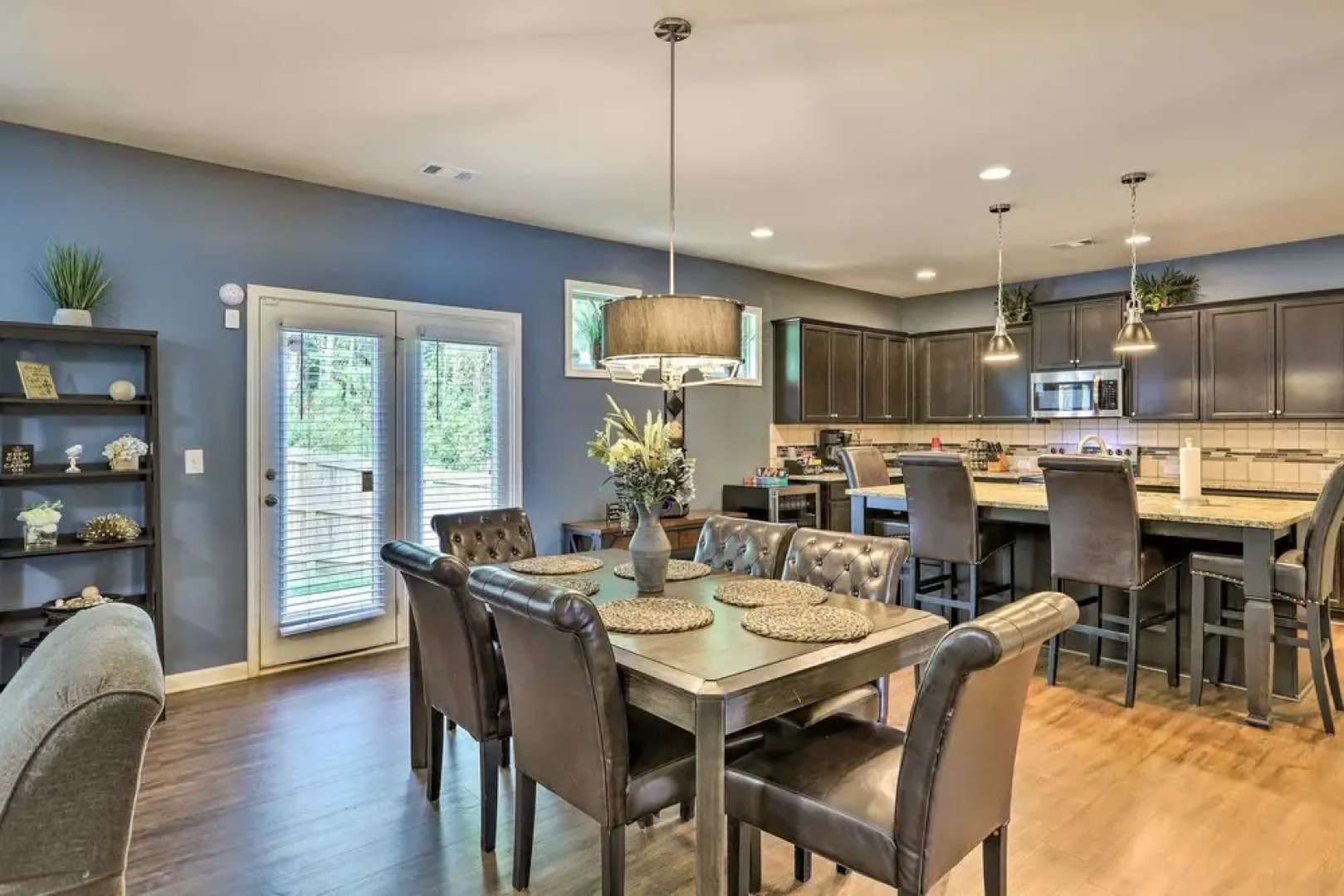 Elegant Home ~ 20 Mi to Downtown Atlanta: Pets OK!