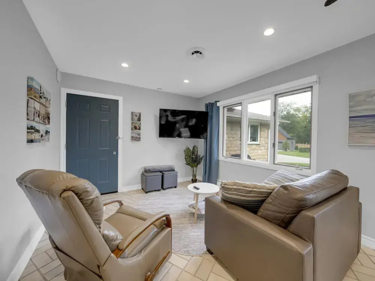 Seacliff Beach Suites - Coastal room, awesome strolling, all amenities, right in town