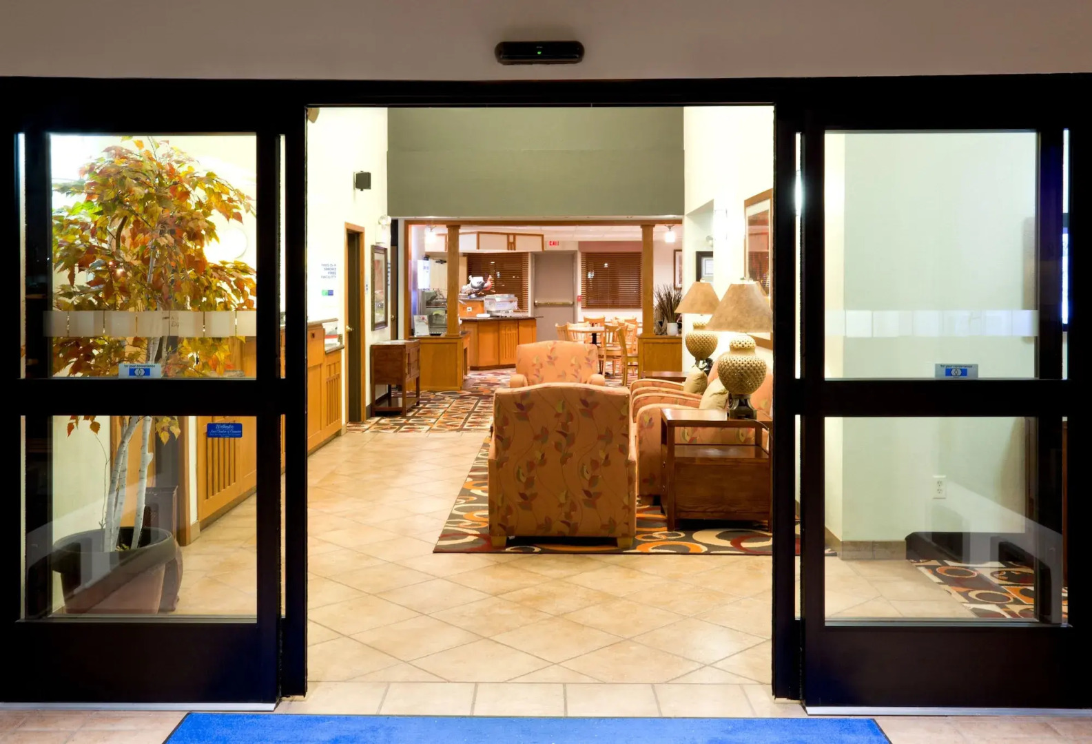 Holiday Inn Express & Suites Worthington by IHG