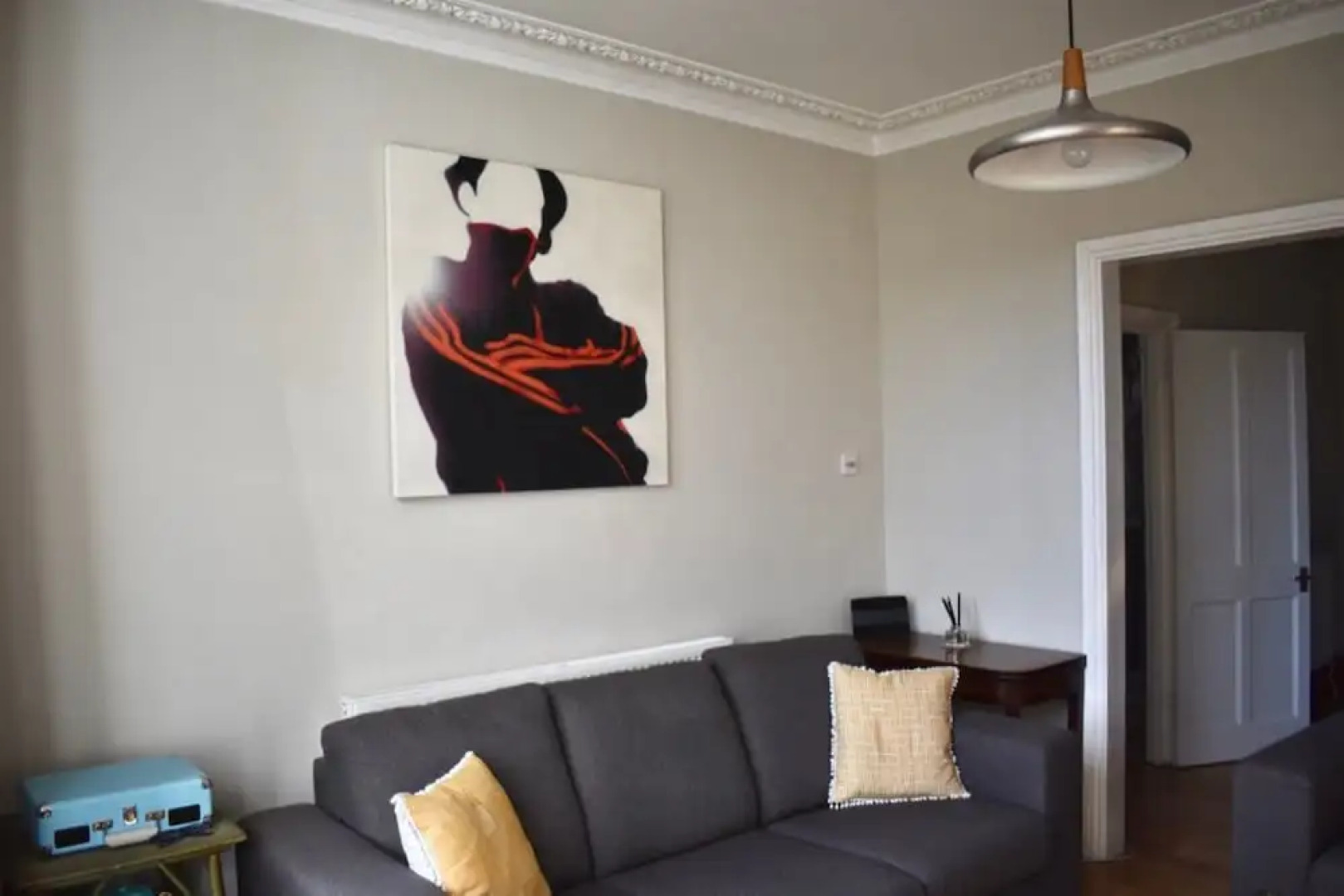 Bright 3 Bedroom House Near Queens Park