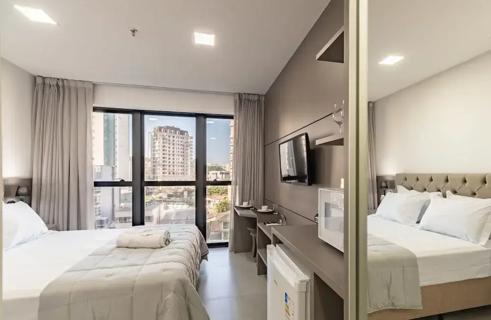 MHFBs Edifício Moderno piscina vista mar