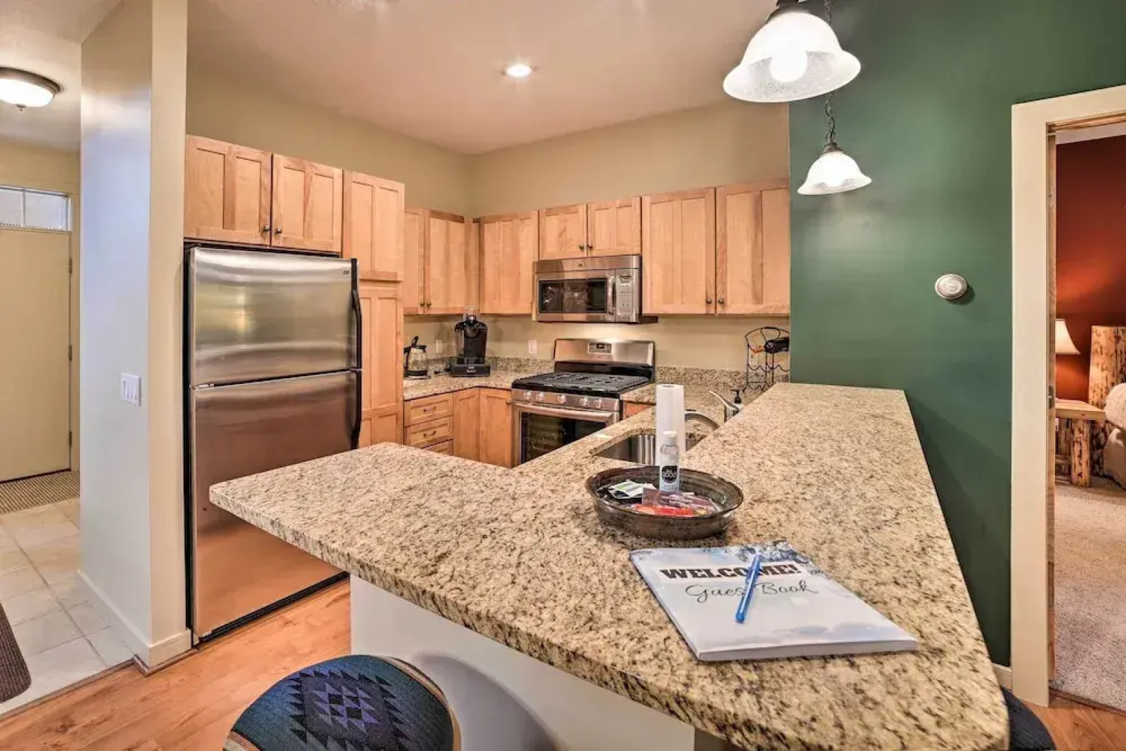 Ski-in/ski-out! Cozy Bellaire Resort Retreat!