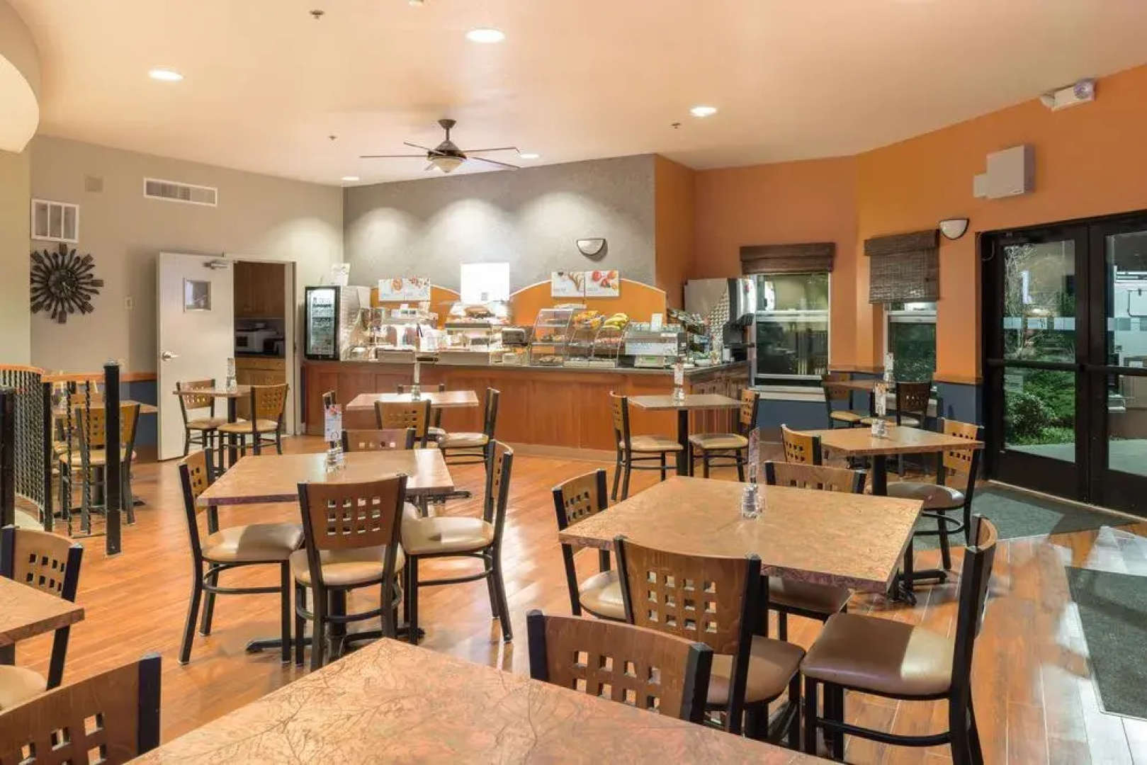 Holiday Inn Express Hotel & Suites Arcata/Eureka-Airport Area