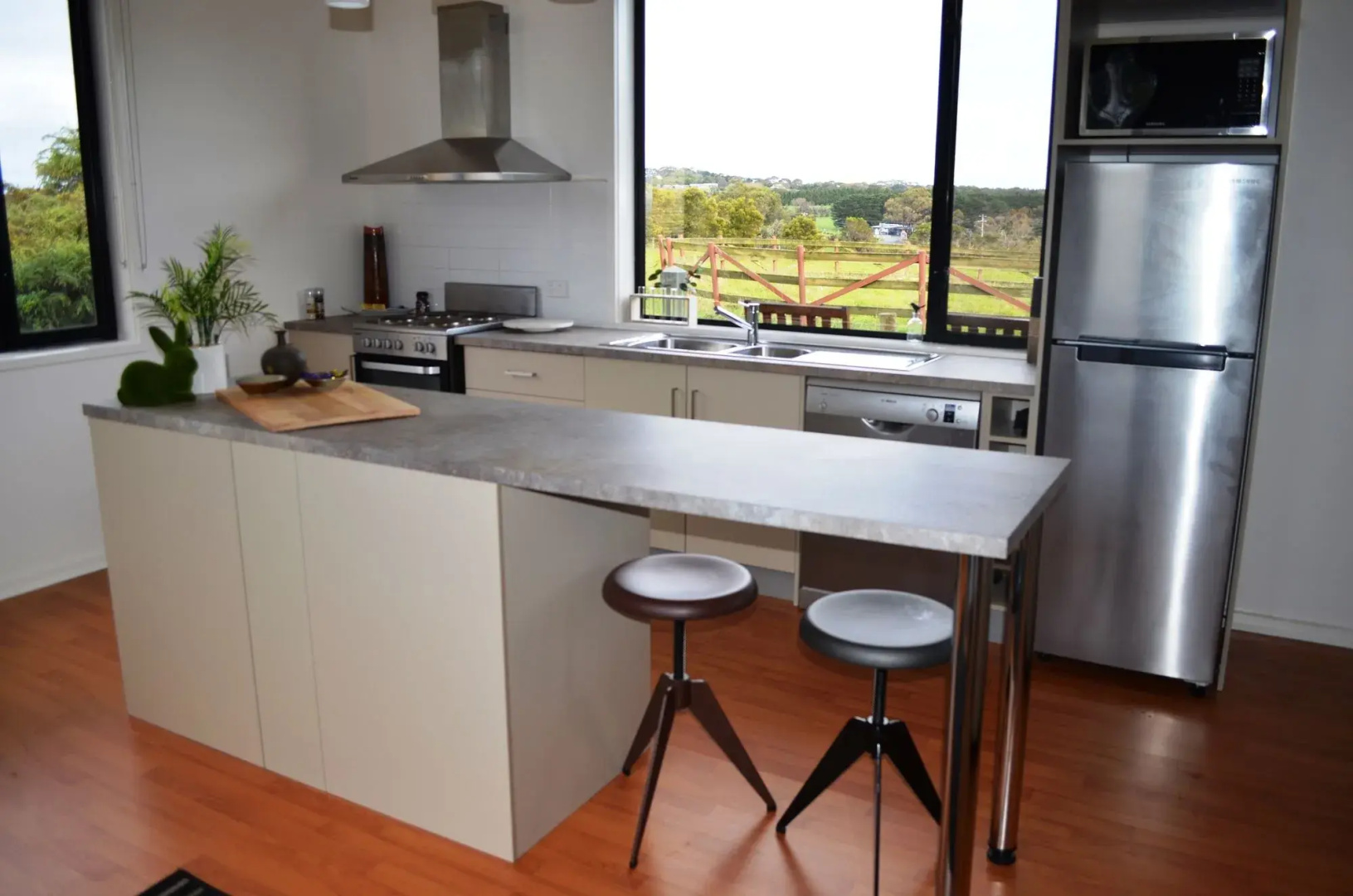 Hilltop Apartments Phillip Island - Adults Only