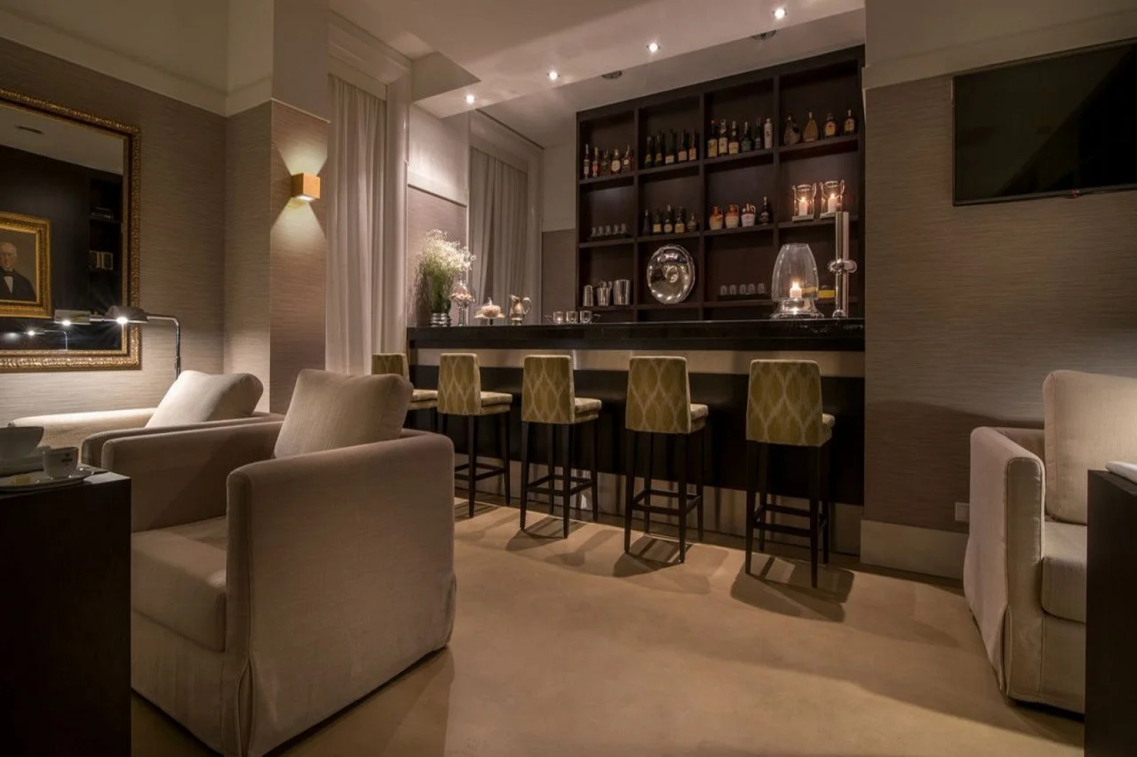 Universal Boutique Hotel