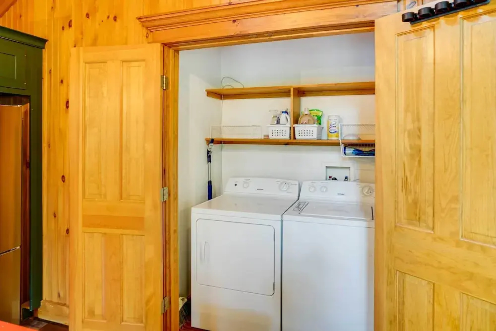 Secluded Elka Park Cabin: Hot Tub & Fire Pit!