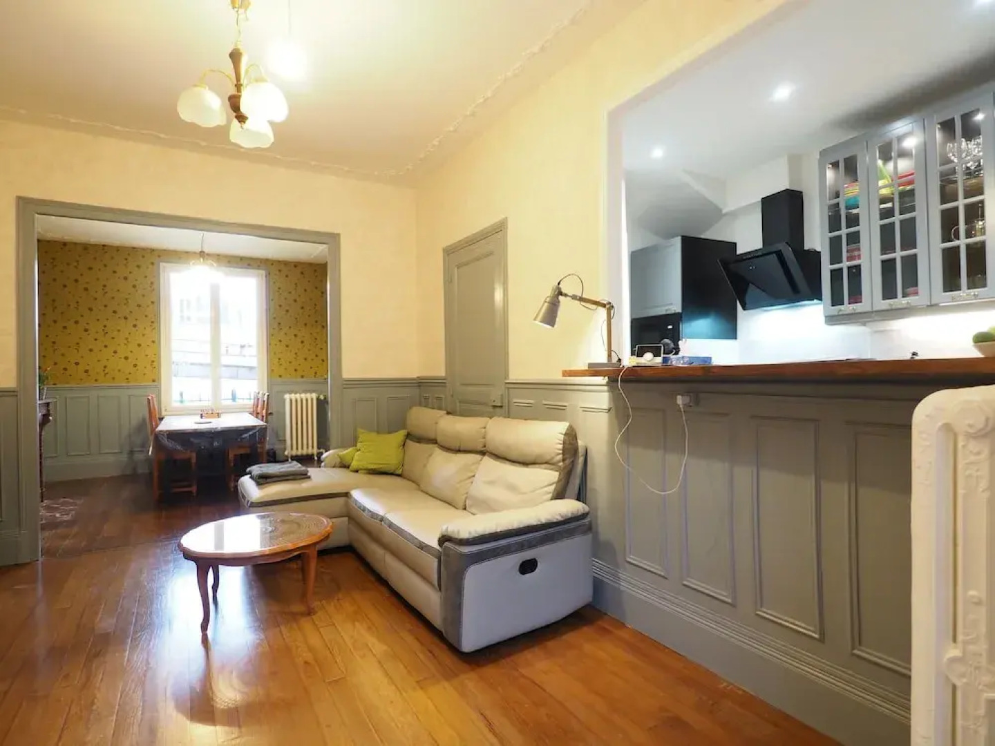 Elegant Bourgeoise Style House