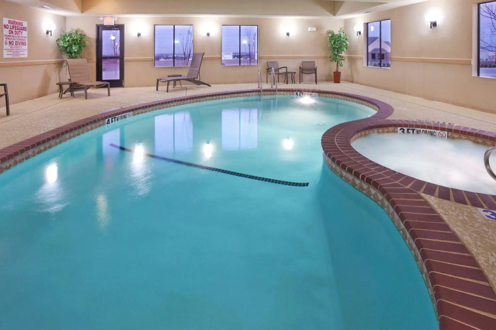Holiday Inn Express & Suites Denton North by IHG