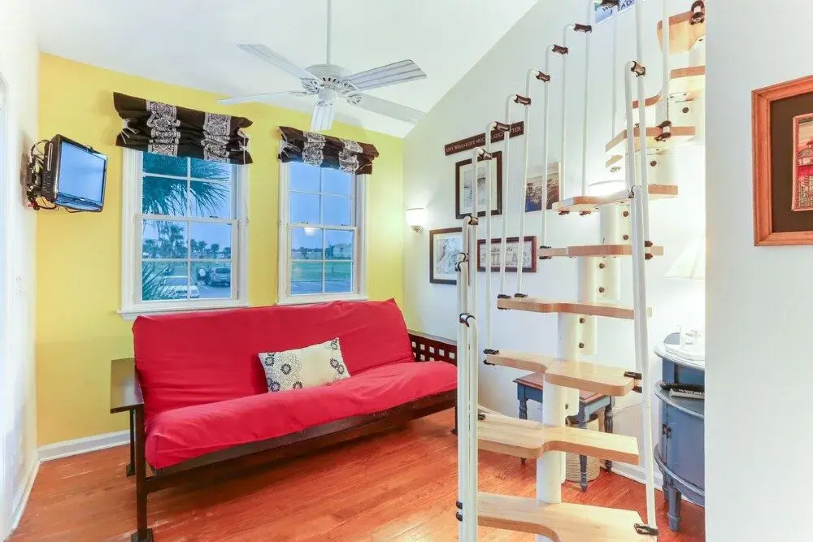 Ocean Ave Spacious Seaside Cottage by RedAwning